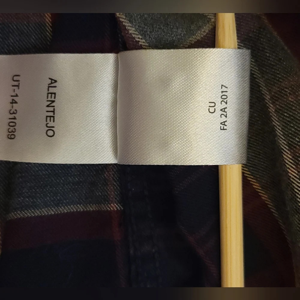 UNTUCKit Alentejo Button Down Shirt Men’s Large Slim Fit Maroon and Navy Plaid - Picture 10 of 12